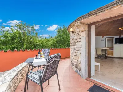 Ferienwohnung für 2 Personen (27 m²) in Sveti Lovreč Pazenatički 7/10