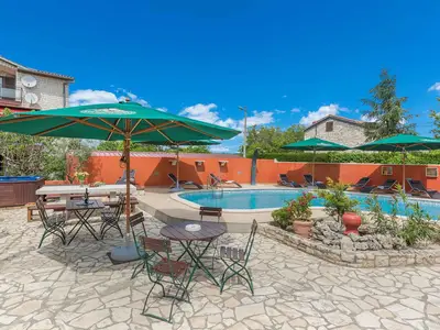 Ferienwohnung für 2 Personen (27 m²) in Sveti Lovreč Pazenatički 6/10