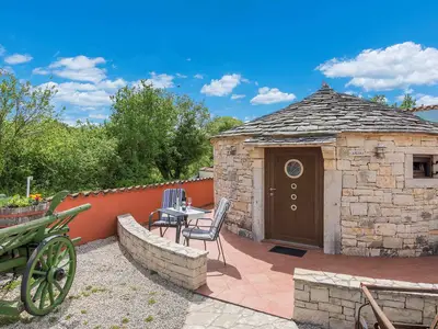 Ferienwohnung für 2 Personen (27 m²) in Sveti Lovreč Pazenatički 9/10
