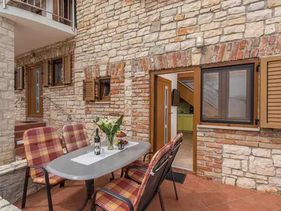 Ferienwohnung für 4 Personen (45 m²) in Sveti Lovreč Pazenatički 5/10