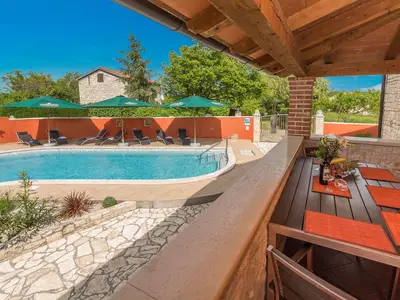 Ferienwohnung für 6 Personen (90 m²) in Sveti Lovreč Pazenatički 2/10