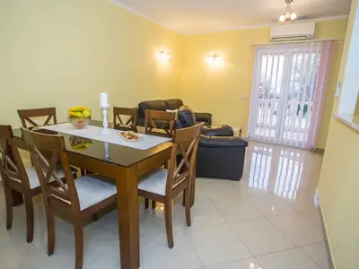 Ferienwohnung für 4 Personen (54 m²) in Sveti Lovreč 7/10