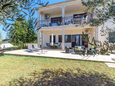 Ferienwohnung für 5 Personen (100 m²) in Sveti Lovreč Pazenatički 2/10