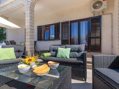 Ferienwohnung für 5 Personen (100 m²) in Sveti Lovreč Pazenatički 4/10