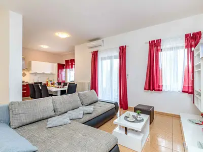 Ferienwohnung für 5 Personen (100 m²) in Sveti Lovreč Pazenatički 8/10