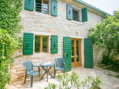 Ferienwohnung für 5 Personen (90 m²) in Sveti Lovreč Pazenatički 3/10