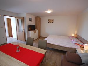 23034243-Ferienwohnung-3-Sveti Vid-Miholjice-300x225-3