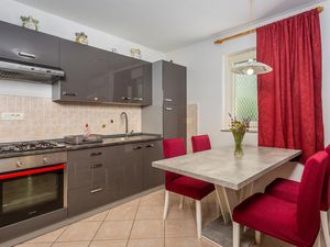 23743986-Ferienwohnung-4-Sveti Vid-Miholjice-300x225-5