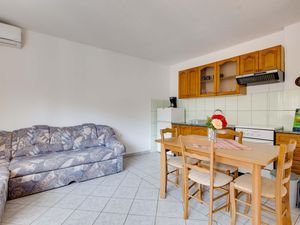 23746991-Ferienwohnung-4-Sveti Vid-Miholjice-300x225-3