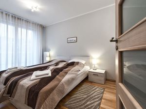 23936998-Ferienwohnung-8-Swinemünde-300x225-5