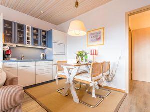 23970390-Ferienwohnung-4-Sylt-Ost-300x225-5