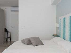 21927001-Ferienwohnung-2-Syrakus-300x225-3