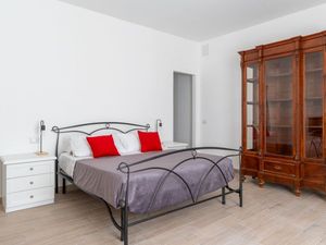 24051123-Ferienwohnung-4-Syrakus-300x225-1