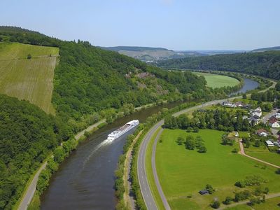 Saar mit Saarradweg