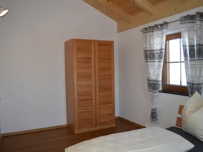 Geräumiges Schlafzimmer