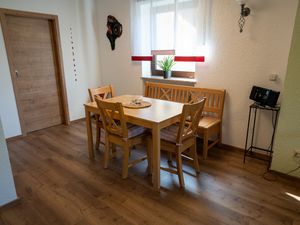 18703592-Ferienwohnung-4-Tännesberg-300x225-2