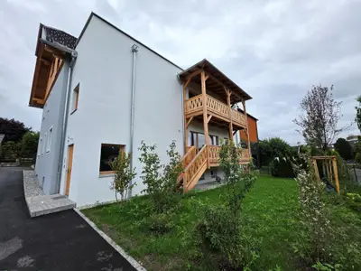 Außenseite Ferienhaus [Sommer]