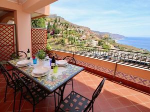 23588353-Ferienwohnung-4-Taormina-300x225-2