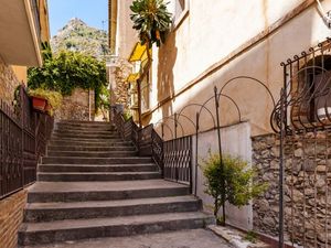 23426554-Ferienwohnung-2-Taormina-300x225-1