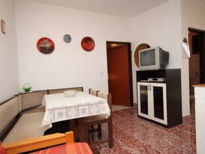 23929665-Ferienwohnung-4-Tar-300x225-3