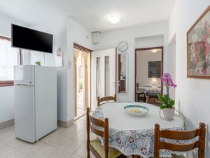 19126920-Ferienwohnung-5-Tar-300x225-2