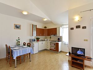 23975976-Ferienwohnung-4-Tar-300x225-4