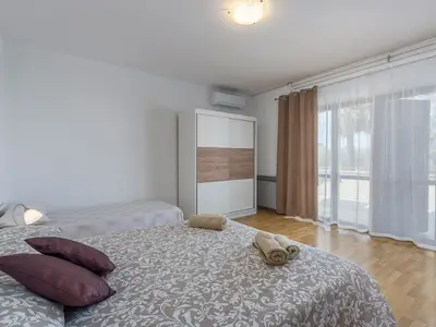 Ferienwohnung für 3 Personen (51 m²) in Tar 3/10