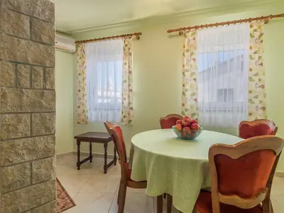 Ferienwohnung für 2 Personen (53 m²) in Tar 5/10