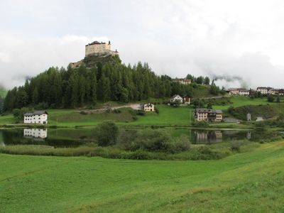 Ansicht Süd mit See und Schloss