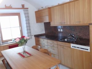 23837535-Ferienwohnung-4-Tarasp-300x225-4