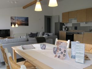 23898712-Ferienwohnung-4-Tating-300x225-5