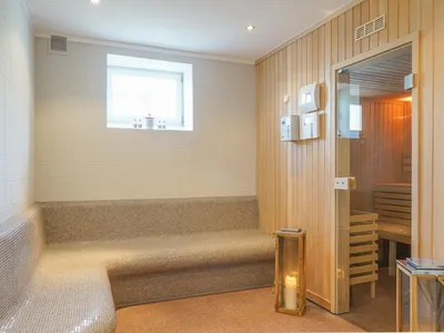 Sauna und Ruhebank