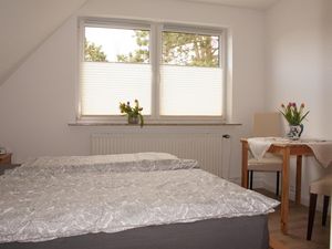 19129982-Ferienwohnung-4-Tating-300x225-5