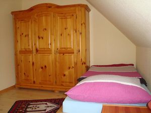 18588380-Ferienwohnung-4-Tating-300x225-5