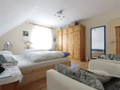 Schlafzimmer 1 mit Doppelbett