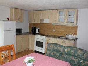 3581879-Ferienwohnung-4-Teisendorf-300x225-5