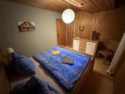 Schlafzimmer 1