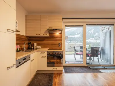 Wohnküche mit Bergaussicht