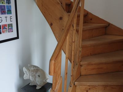 Holztreppe in Ihre Ferienwohnung. Sie ist noch ein Original von 1948.