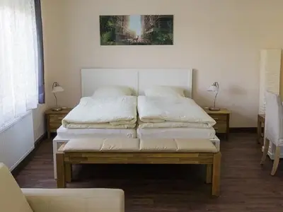 Schlafzimmer 1 von 3