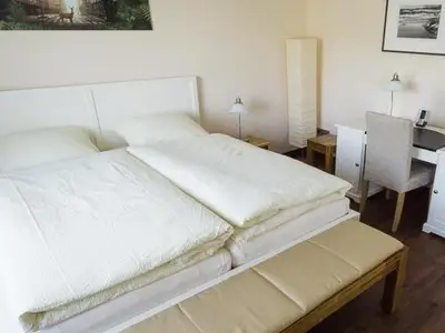 Schlafzimmer 1 - Arbeitsbereich