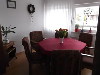 Blick in die Essdiele mit 6 Plätzen