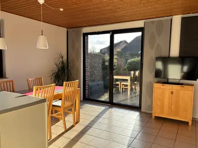 Essbereich und Ausgang zur eigenen Terasse