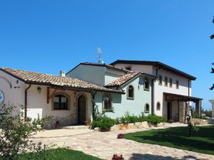 23862152-Ferienwohnung-4-Termoli-300x225-0