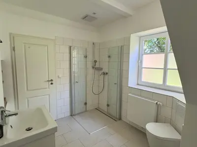 22404952