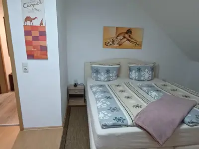 Schlafzimmer 2 FeWo2 (DG)