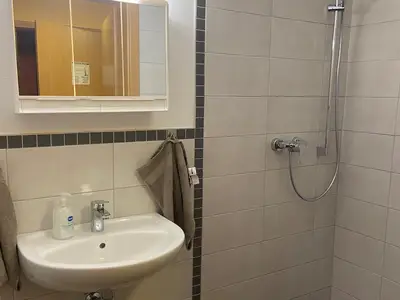 Bad mit Dusche Bodetalblick
