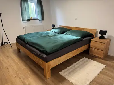 Schlafzimmer I (1)