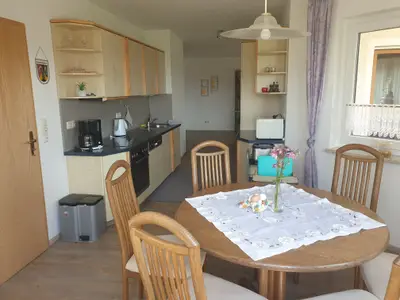 Küche mit Essbereich