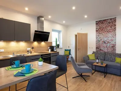 Ferienwohnungen Scherr Kiesenberg Fewo Abendsonne 2 mit zweitem Kissen.jpg